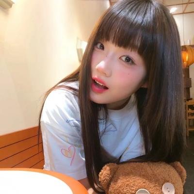女跳水队员